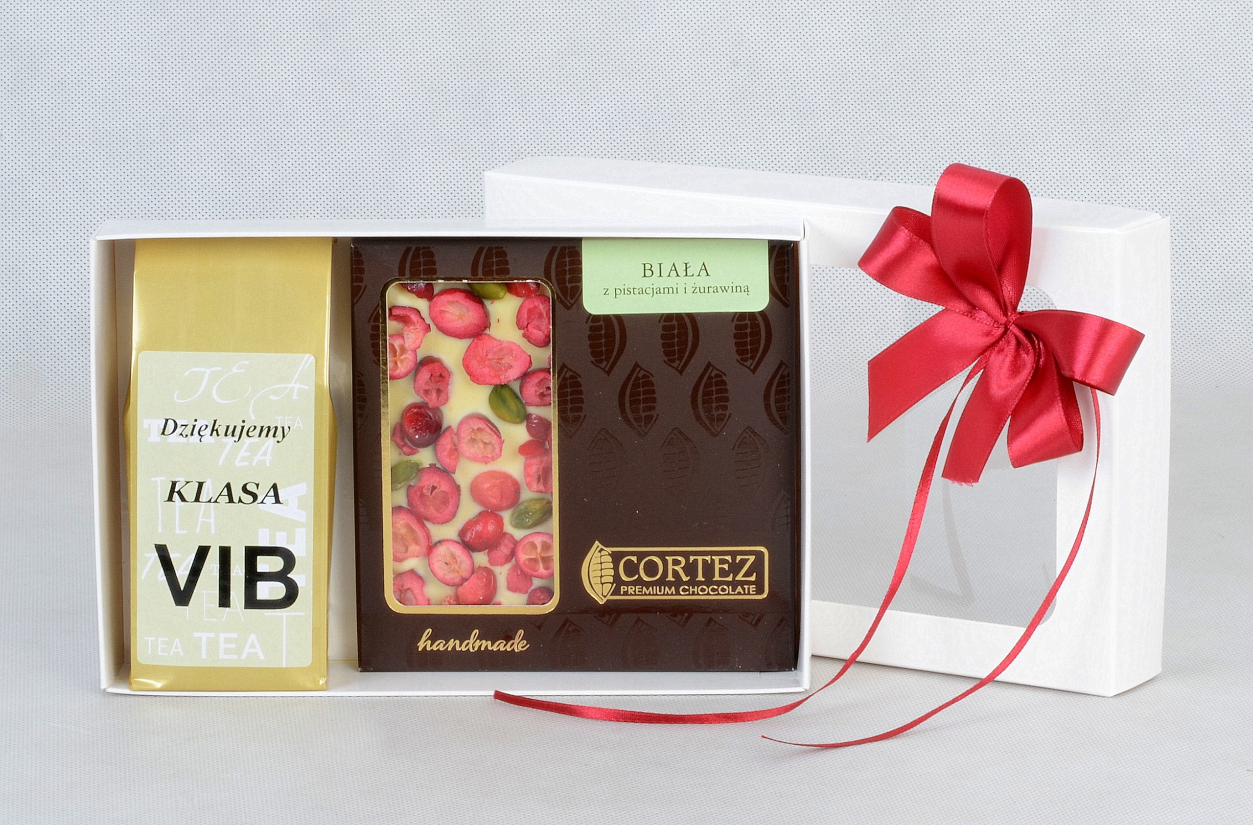 zestaw-herbata-i-czekolada-dla-nauczyciela-pudelko-biale-1.jpg