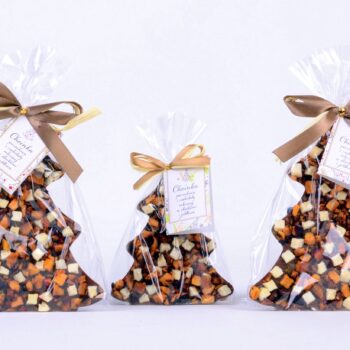 CHOINKA Z CZEKOLADY MLECZNEJ ZE ŚLIWKĄ, JABŁKIEM I PRZYPRAWĄ PIERNIKOWĄ 65g